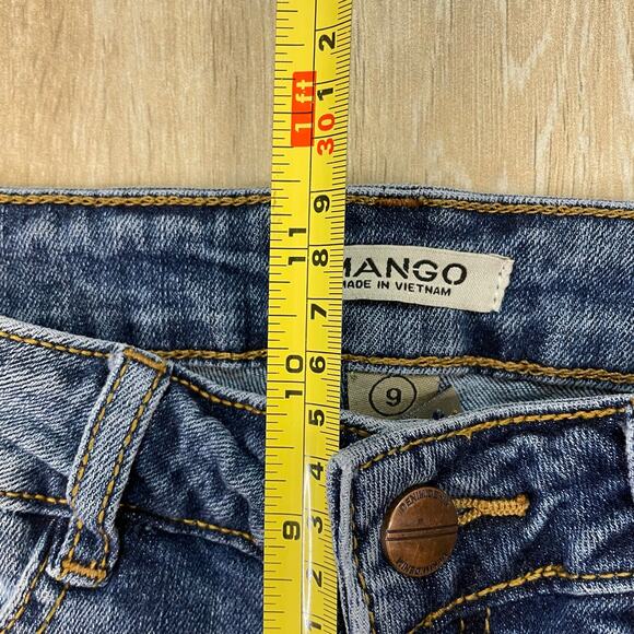 Mango Mickey Mouse Denim Shorts Size 9 Blue Embroidered Jean Cutoffs Disney - Picture 5 of 7